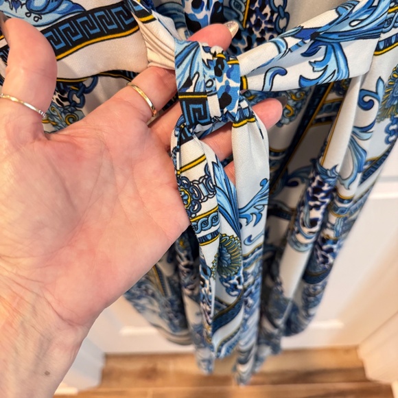 Peter Nygard Woman's XL Blue Art Design Dress - Picture 4 of 15